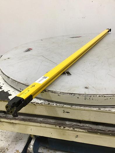 Used KEYENCE CORP Light Curtain GL-R72H-T USED