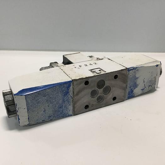 Used VICKERS Tokimec Directional Control Valve DG4V32CMP7H750 Used