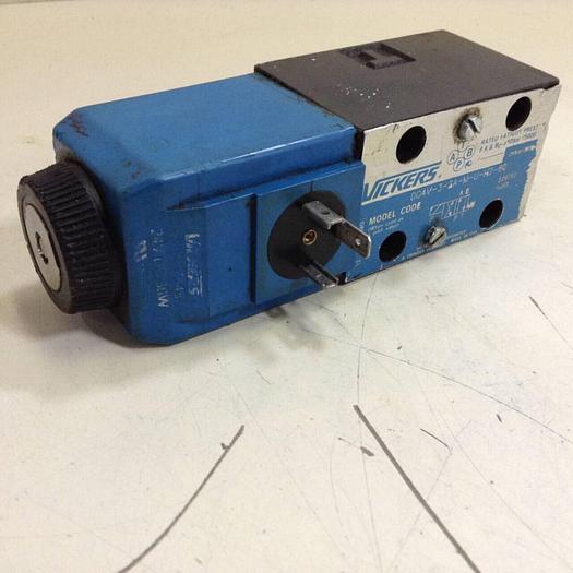 Used VICKERS Valve DG4V-3-2A-M-U-H7-60 #87610