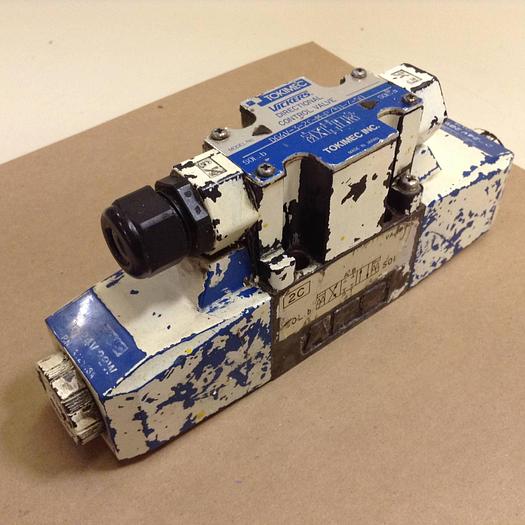 Used VICKERS Tokimec Directional Control Valve DG4V32CMP7H750 Used