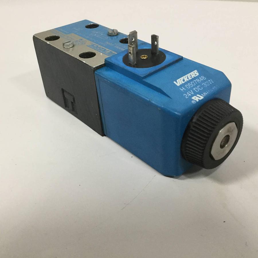 Used VICKERS Valve DG4V-3-2A-M-U-H7-60 Used