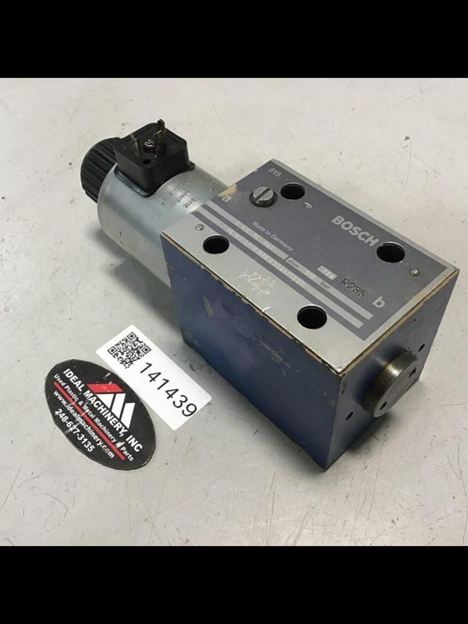Used BOSCH Hydraulic Valve 0 810 001 825 Used