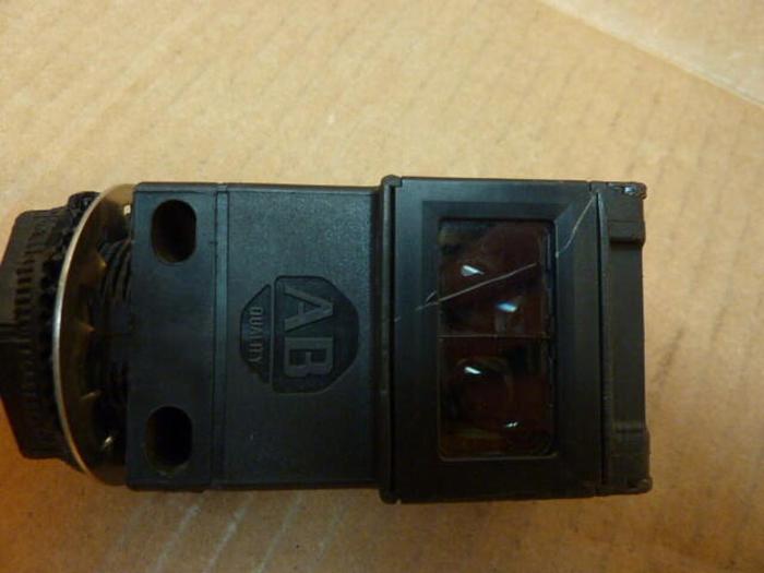 Used ALLEN BRADLEY Photoswitch 42GRU-9203 SER B Used