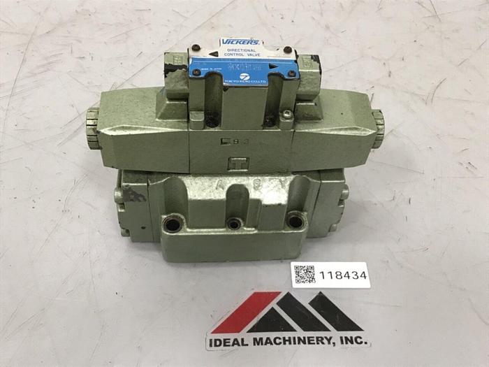 Used VICKERS Valve Model DG3V-7-2C-10-JA-SZ02-Z #118434