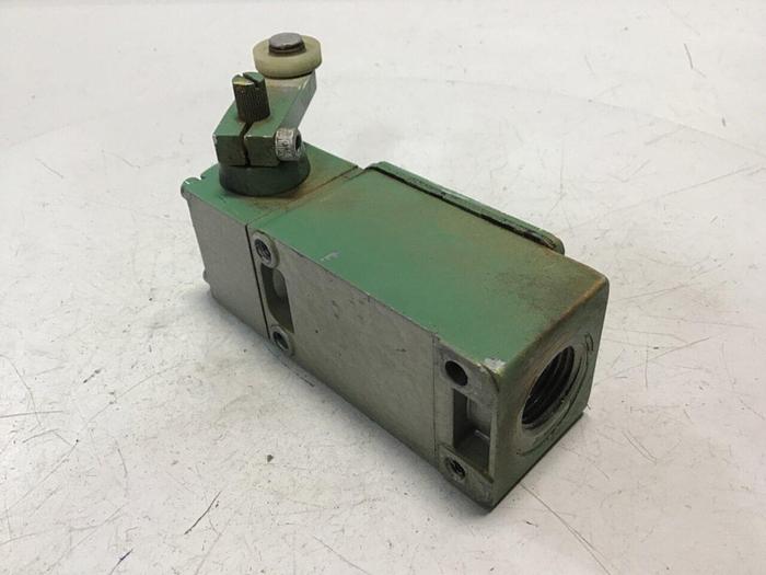 Used TELEMECANIQUE Lox-Switch C2JK05 #122128