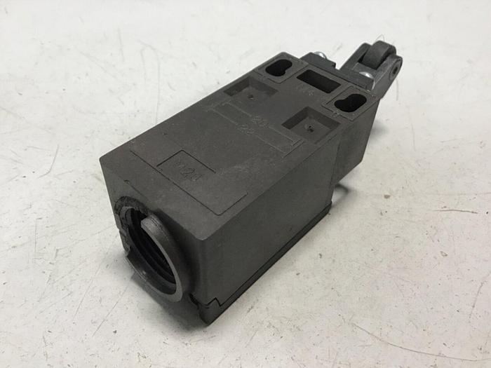 Used SCHMERSAL Limit Switch TK 236-11Z-M20 #121926