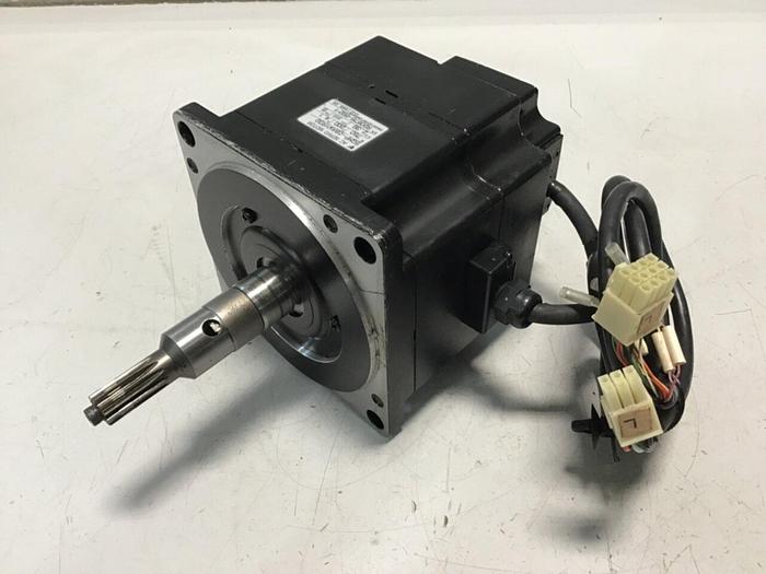 Used YASKAWA Servo Motor SGMP-08AWYR32 #131348