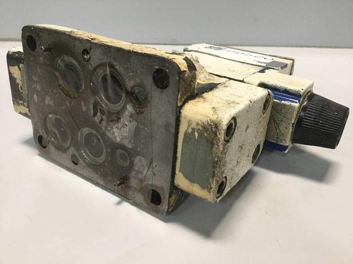 Used VICKERS Directional Control Valve DG4V32ALMWB40 #99520