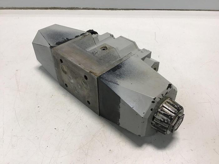 Used TOKIMEC Valve DG4V-5-7C-M-AP7L-H-7-40-JA788Y #126878
