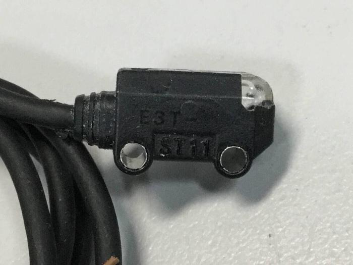 Used OMRON Photoelectric Sensor E3T-ST11 #99437