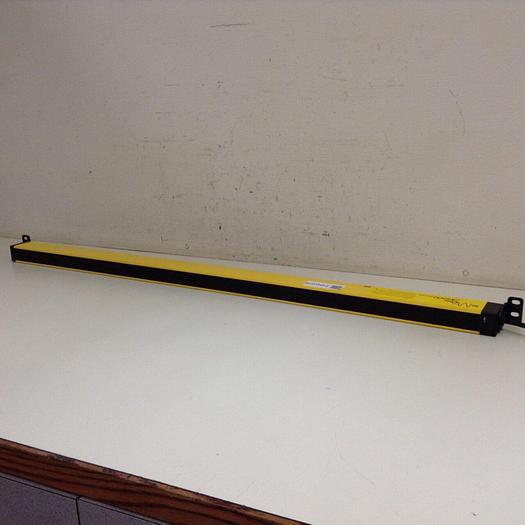 Used STI Light Curtain Transmitter MS46-20-955-Q1-X Used