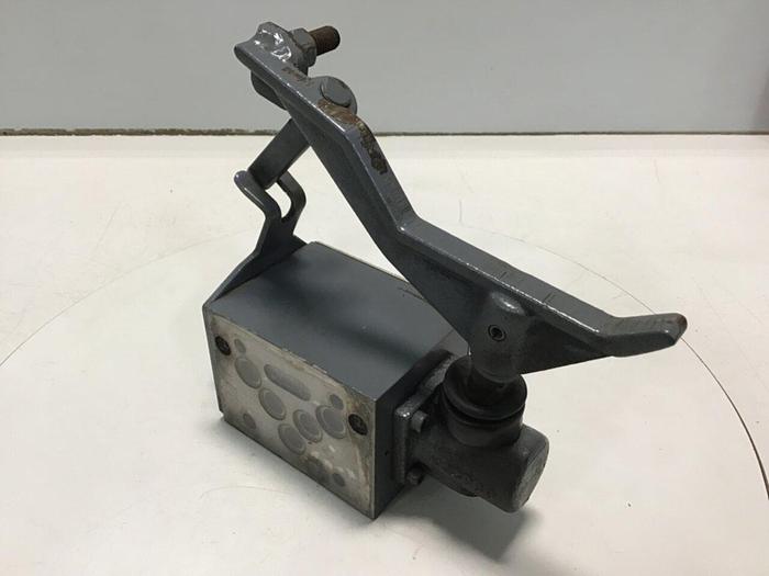 Used PARKER Directional Control Valve D3ML4BN10X4384 Used