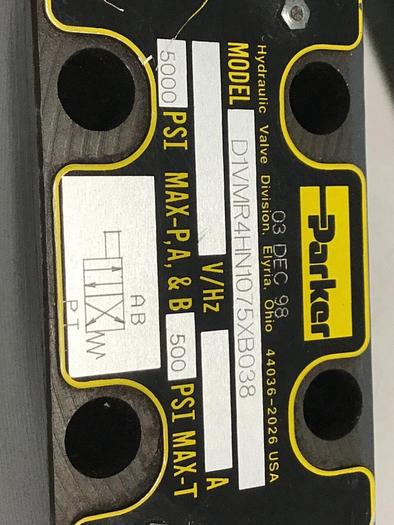 Used PARKER Directional Control Valve D1VMR4HN1075XB038 #145502