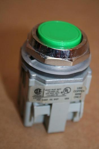 Used IDEC Push Button ABD11ON GREEN Used