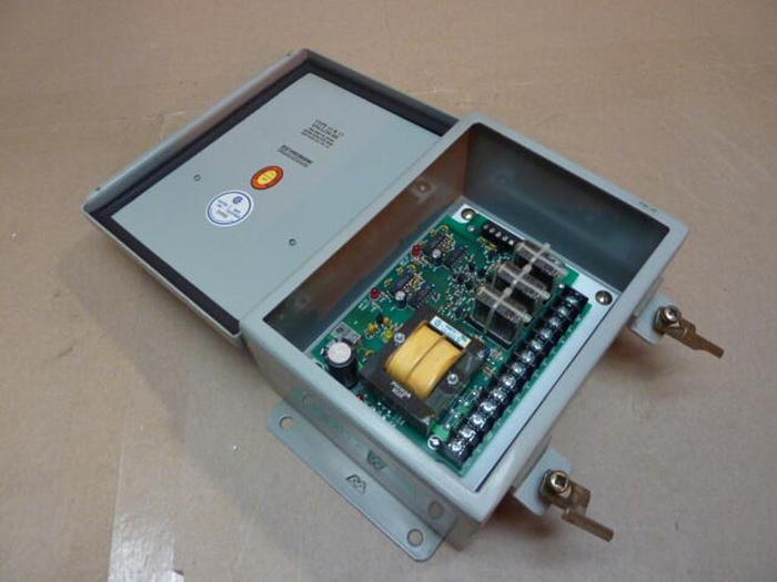 Used TRIAD CONTROLS INC Controller TT-01NL #28800