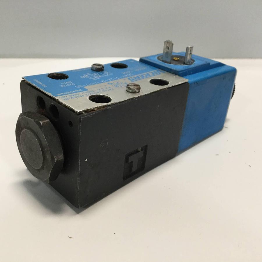 Used VICKERS Valve DG4V-3-2A-M-U-H7-60 Used