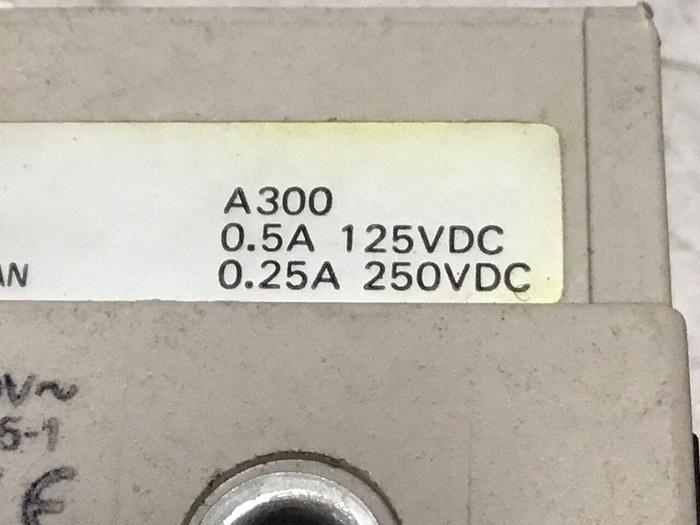 Used OMRON Limit Switch D4MC-5040 #128557