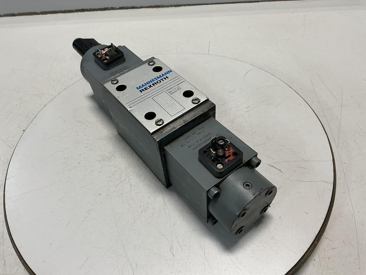 Used REXROTH 4WRE 10 W64-12/24Z4/M