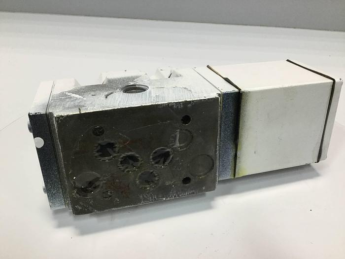 Used MOOG Servo Valve J661-335 Used