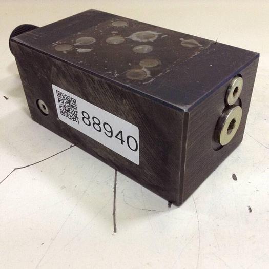 Used VICKERS Pressure Reducing Valve DGMX25PPFHS30 #97667