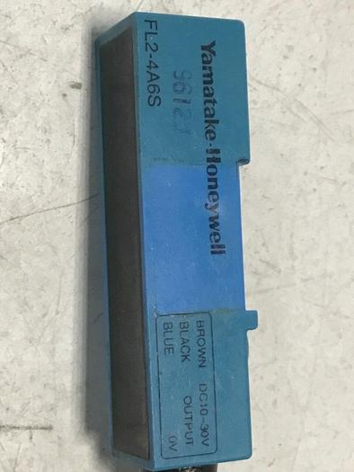 Used YAMATAKE Proximity Switch FL2-4A6S #128280