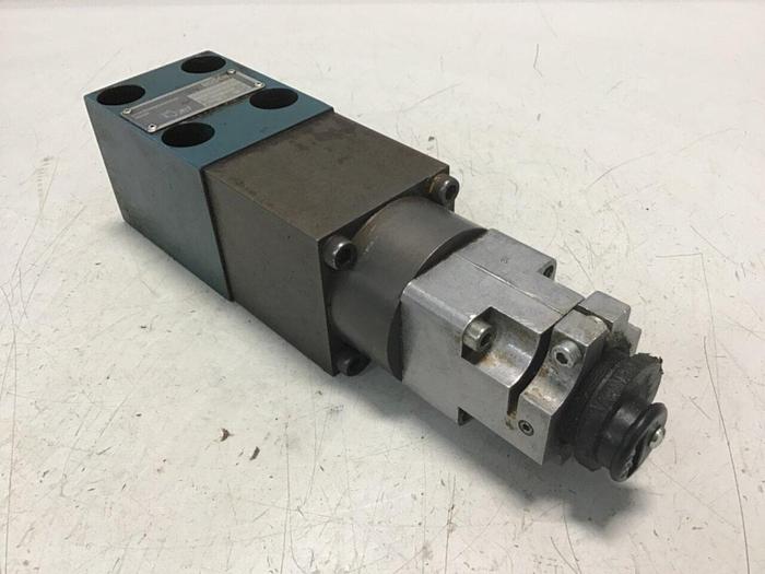Used BOSCH Valve 0 811 402 012 #137396