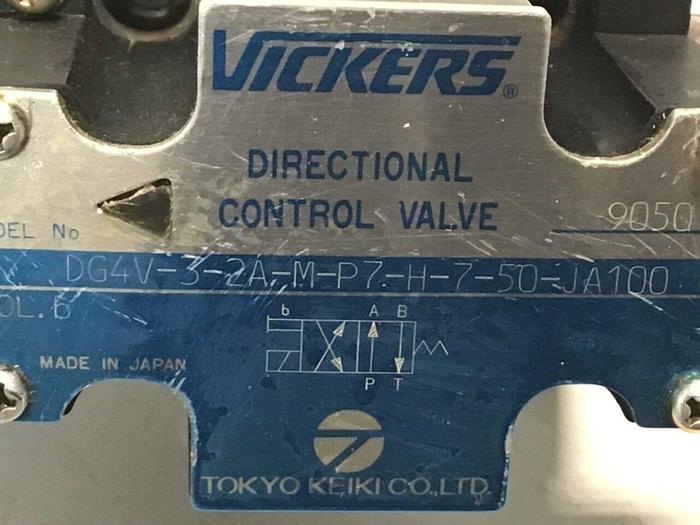 Used VICKERS Directional Control Valve DG4V32AMP7H750JA100 #113031