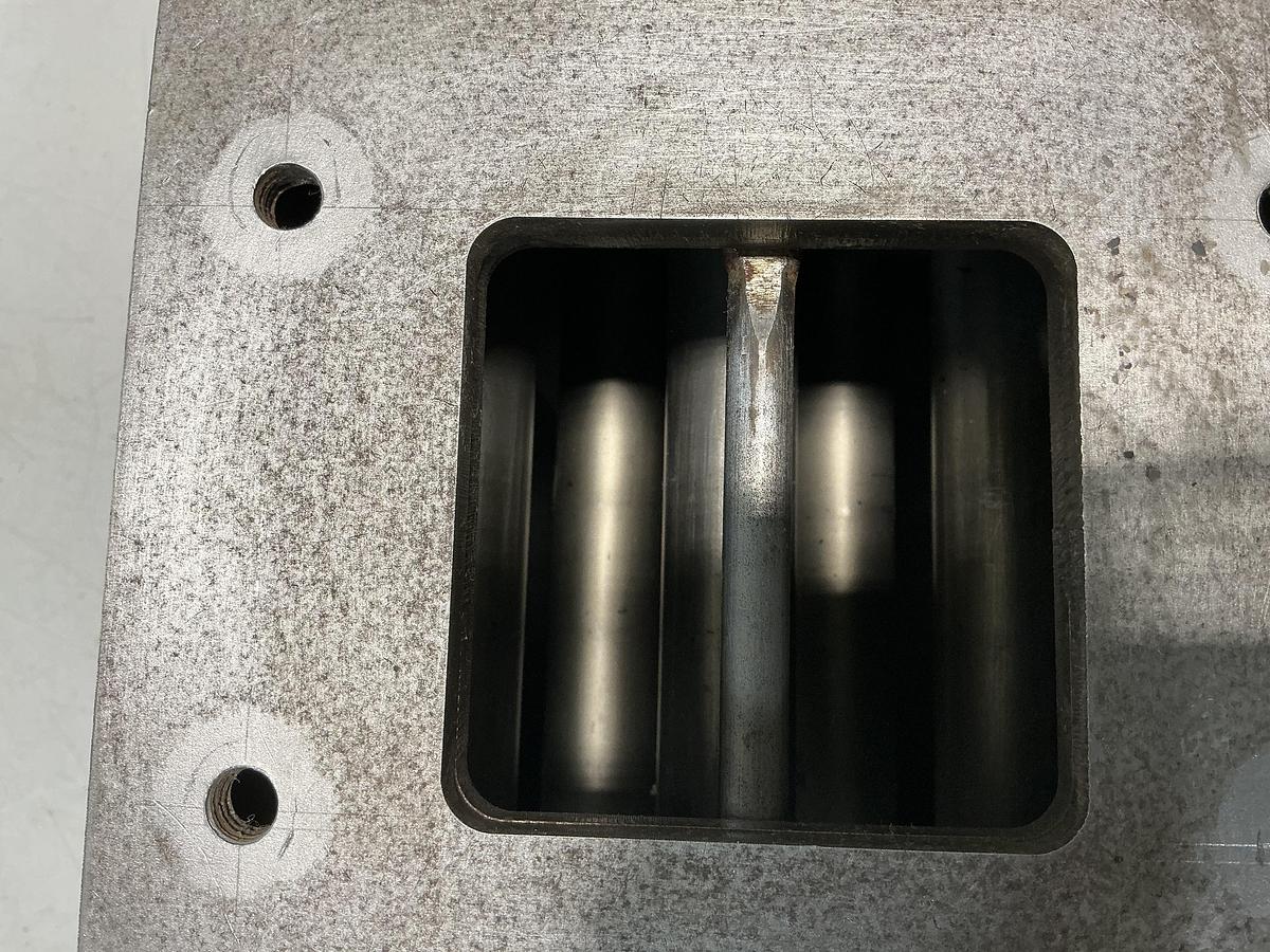 Used METAL FABRICATOR NO MODEL / NO TAG