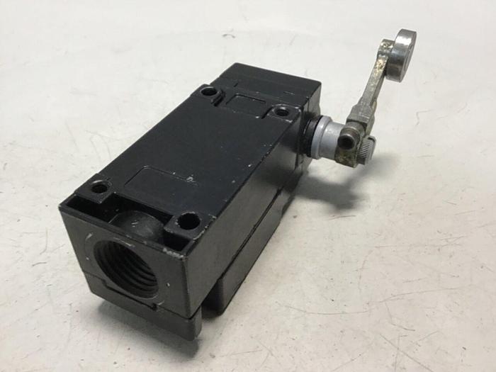 Used SQUARE D Limit Switch 9007-AEQ2699 Used