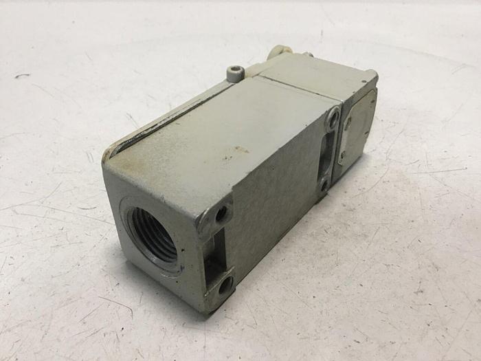 Used TELEMECANIQUE Lox-Switch C2JK05 #121774