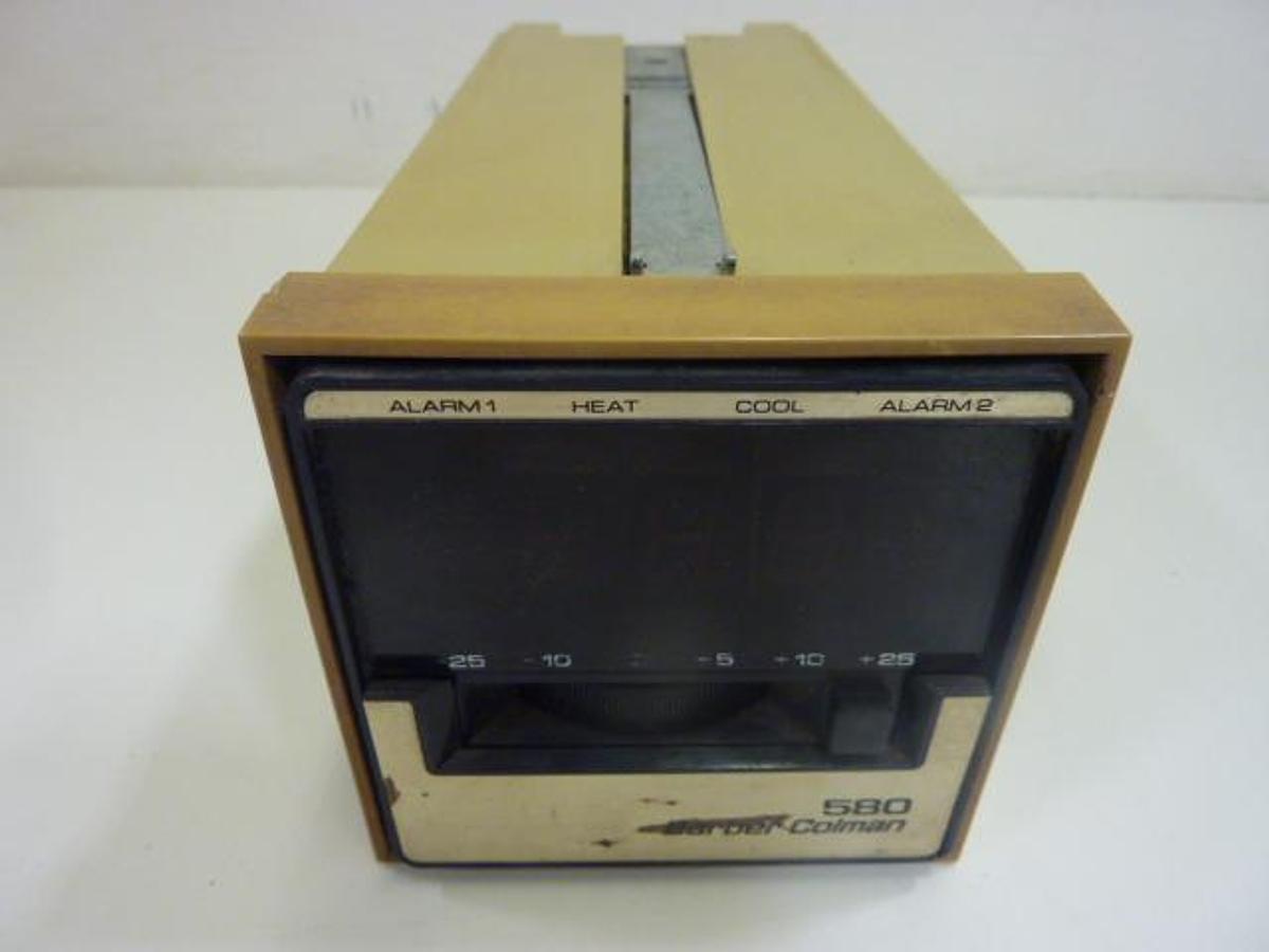 Used BARBER COLMAN Temperature Controller 585A-00016-000-0-00 Used