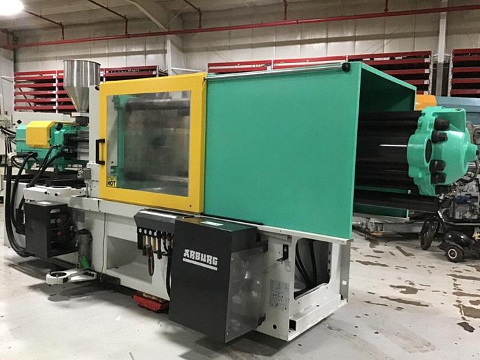 Used ARBURG 220 Ton Injection Molding Machine 570C 2000-800-55 USED