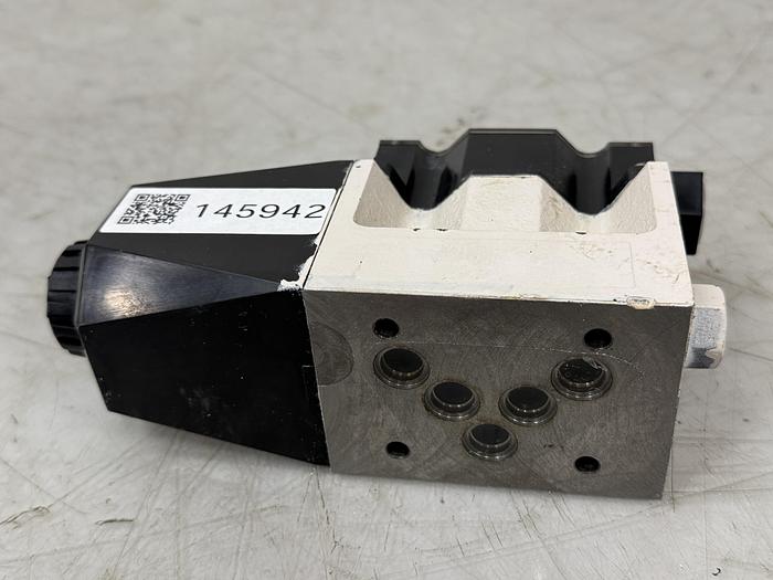 Used TOKIMEC DG4VS-5-0A-M-P7L-H-7-40-JA5