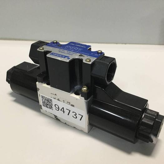 Used TOKIMEC Directional Control Valve DG4VS-3-0C-M-P7-P12-52 #94737