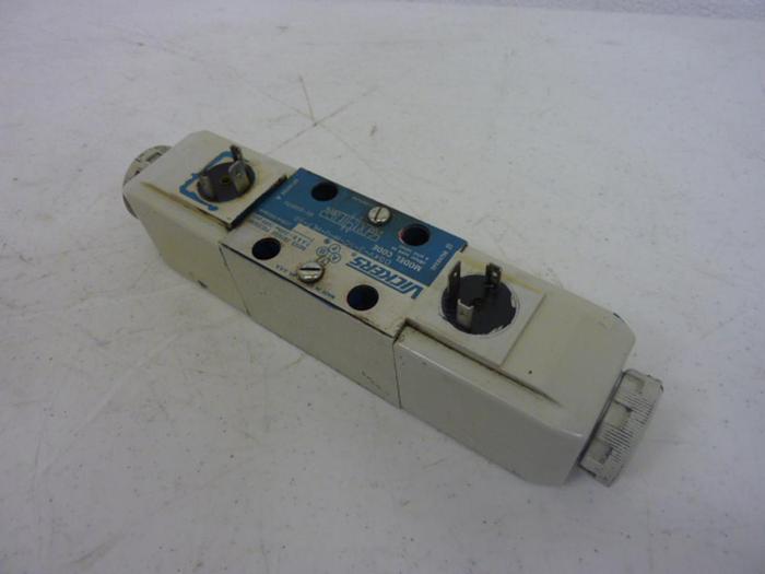 Used VICKERS Directional Valve DG4V-3-6C-M-U-HL7-60 Used
