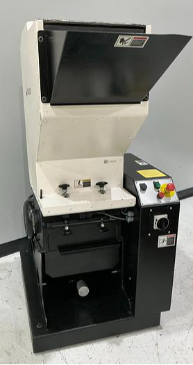 Used MILACRON Grinder / DNL / Not Cleaned yet