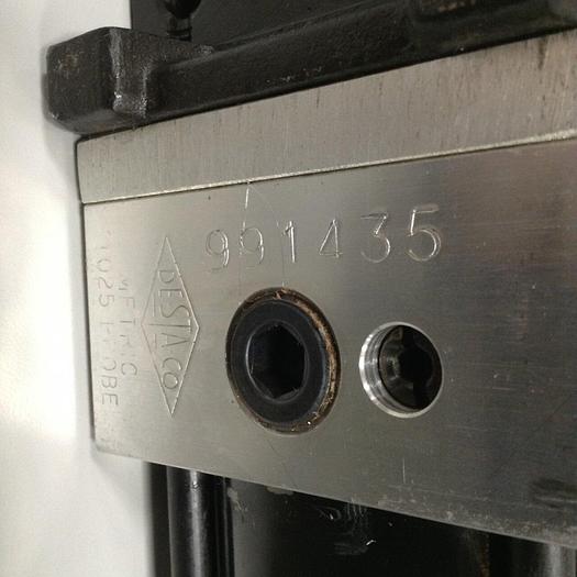Used DESTACO Pneumatic Hold Clamp 994MAL-045M-90A-97-33 #90065