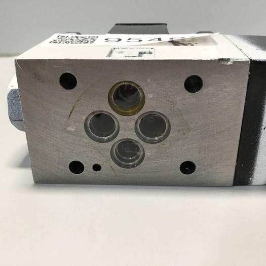 Used VICKERS Directional Control Valve DG4V32AMP7H750 #95488
