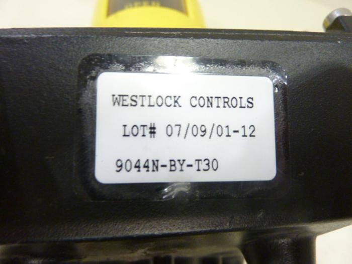 Used WESTLOCK Dual Display Monitor 9044N #42976