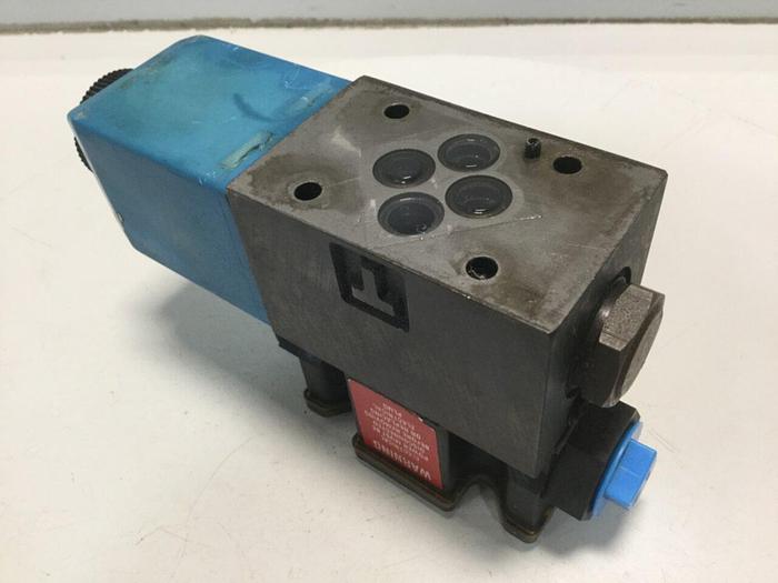 Used VICKERS Valve DG4V3S2AMFPA5WLH560 #105997