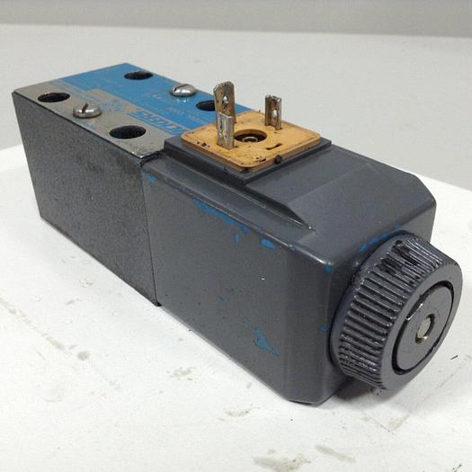 Used VICKERS Directional Hydraulic Valve DG4V322AMUHL760 #89876