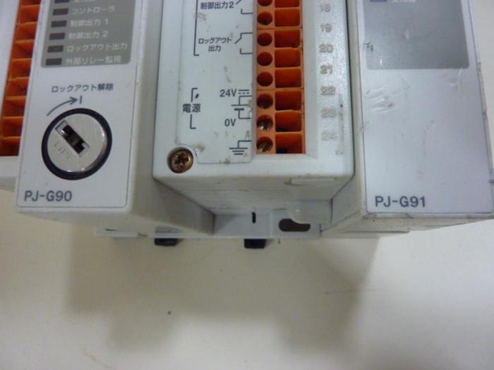 Used KEYENCE CORP Light Curtain Expansion Unit PJ-G90 Used