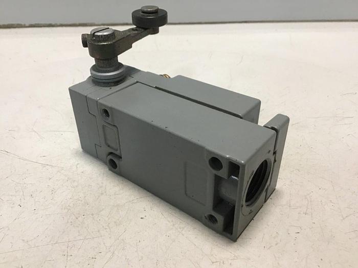 Used SQUARE D Limit Switch 9007-C66B2WBA18 Used