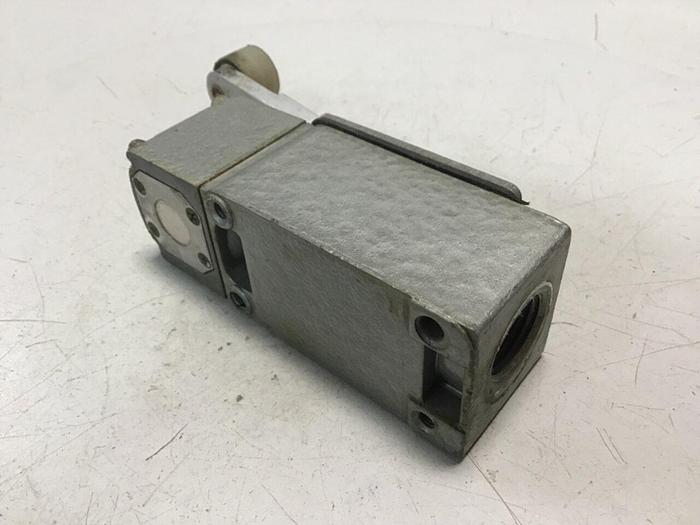 Used TELEMECANIQUE Lox-Switch C2JK05 #121787