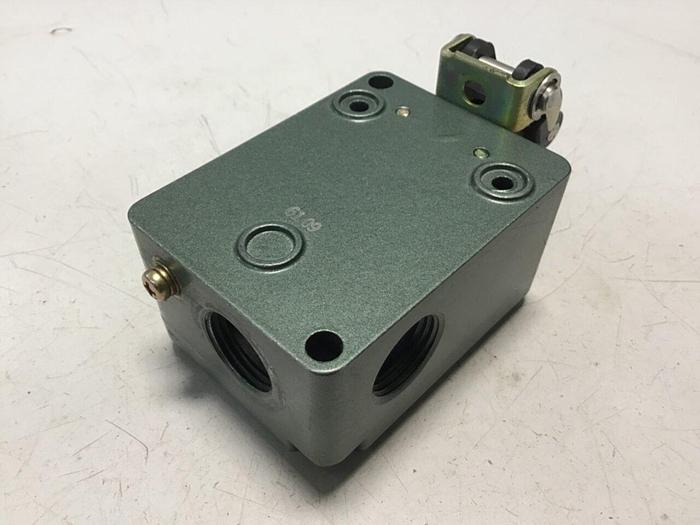 Used FUJI ELECTRIC Limit Switch K244GR-2 #121555