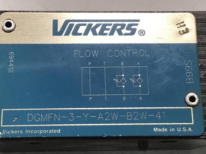 Used VICKERS Flow Control Valve DGMFN-3-Y-A2W-B2W-41 #142087
