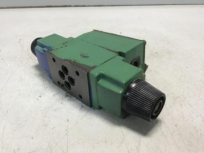 Used VICKERS Directional Control Valve DG4V32CMWB40 Used