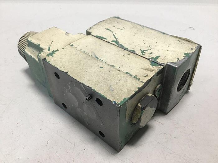 Used VICKERS Directional Control Valve DG4V-8-2A-M-W-B-40 Used