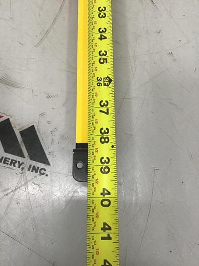 Used BANNER ENGINEERING Light Curtain Emitter USE3624YP2 #49870