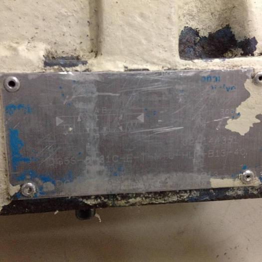 Used VICKERS Directional Control Valve DG4V-3-6C-M-U-HL7-60-B13 Used